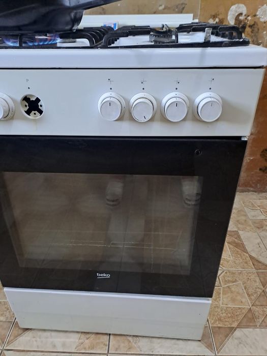 Продам газ плиту