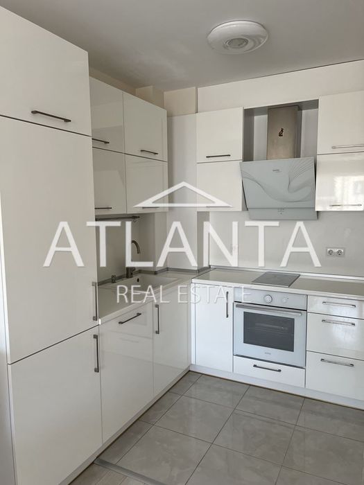 Продава се Двустаен апартамент в Варна, Бриз - 66 кв.м за 3000 €/кв.м - Снимка #3