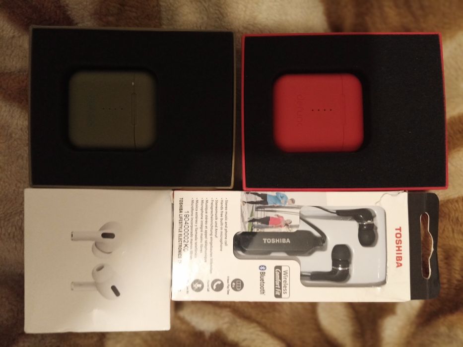 Наушники, фитнес браслет