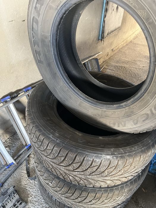 Зимние шины 265/65/17