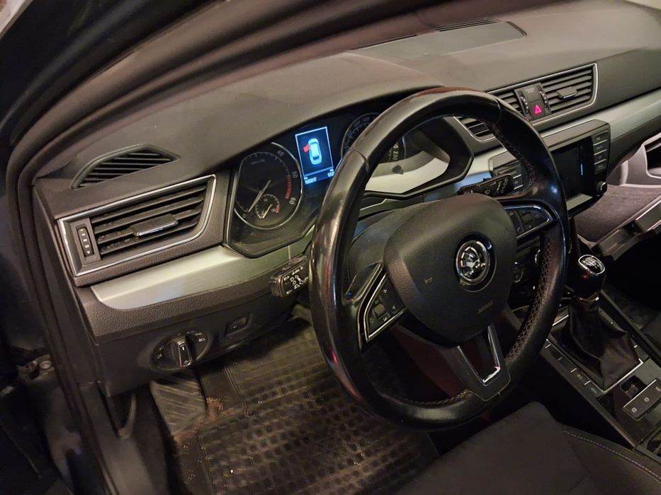 Vând Skoda Superb Combi 2.0 TDI (150 CP)
An 2016  |  Unic proprietar în RO  |  Preț: 9.900 EUR (negociabil)