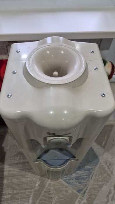 Куллер  для  воды