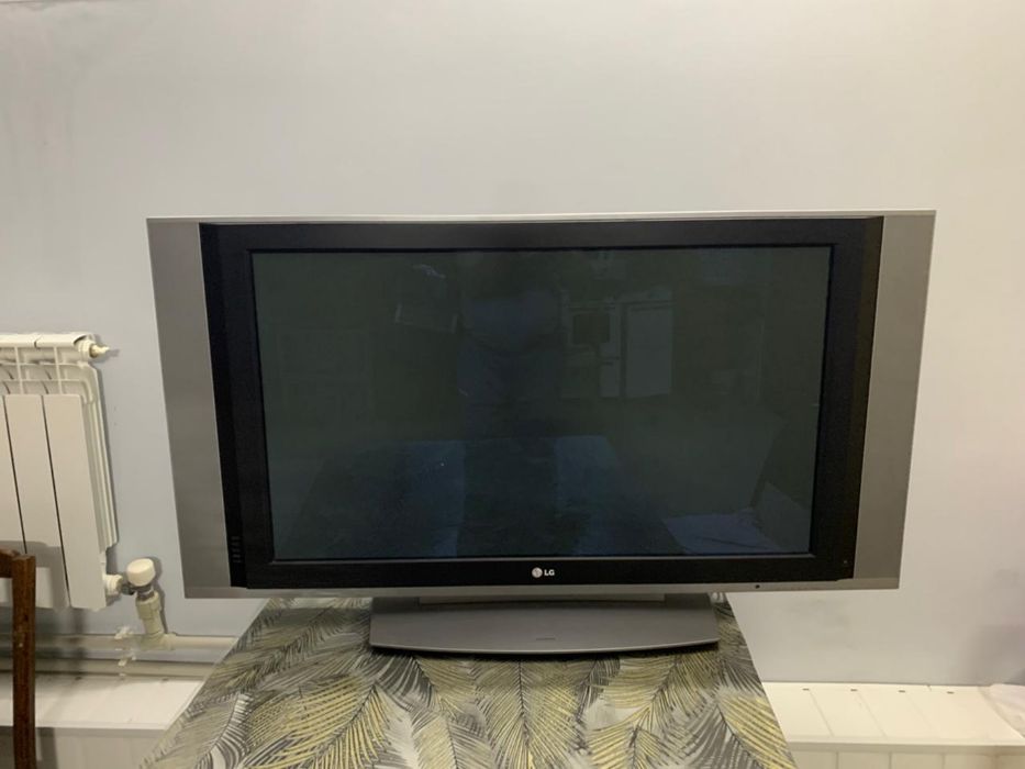Продам телевизор LG в рабочем состоянии.