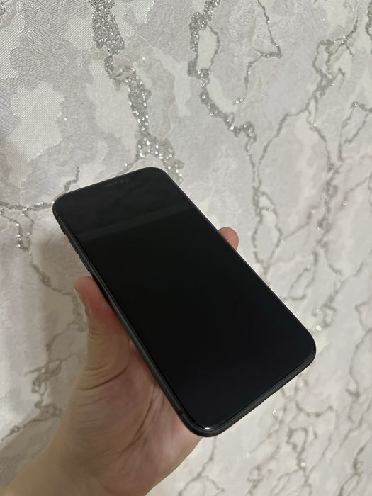Продам Айфон iPhone 11 ; 64гб состояние 9/10