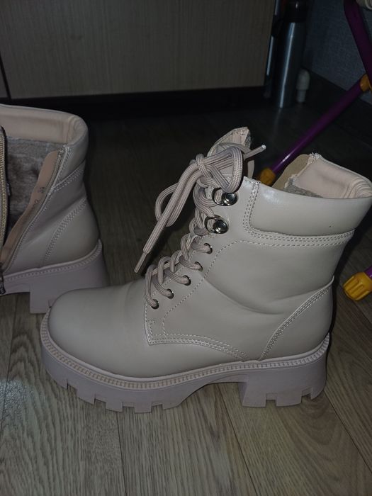 Продам зимние ботинки