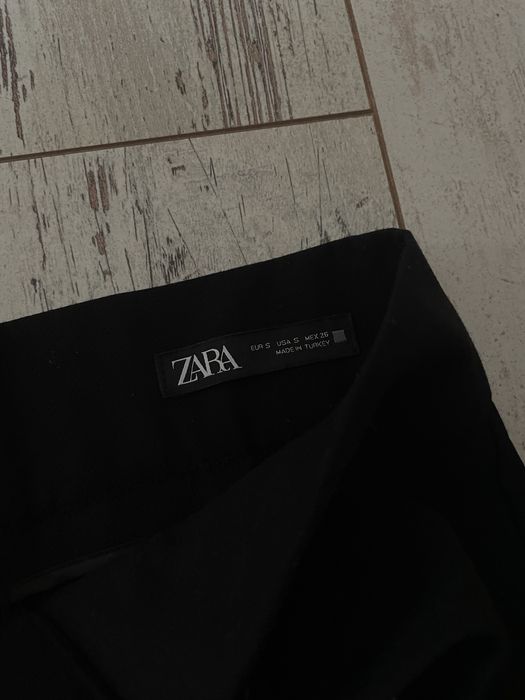 Черен елегантен панталон Zara