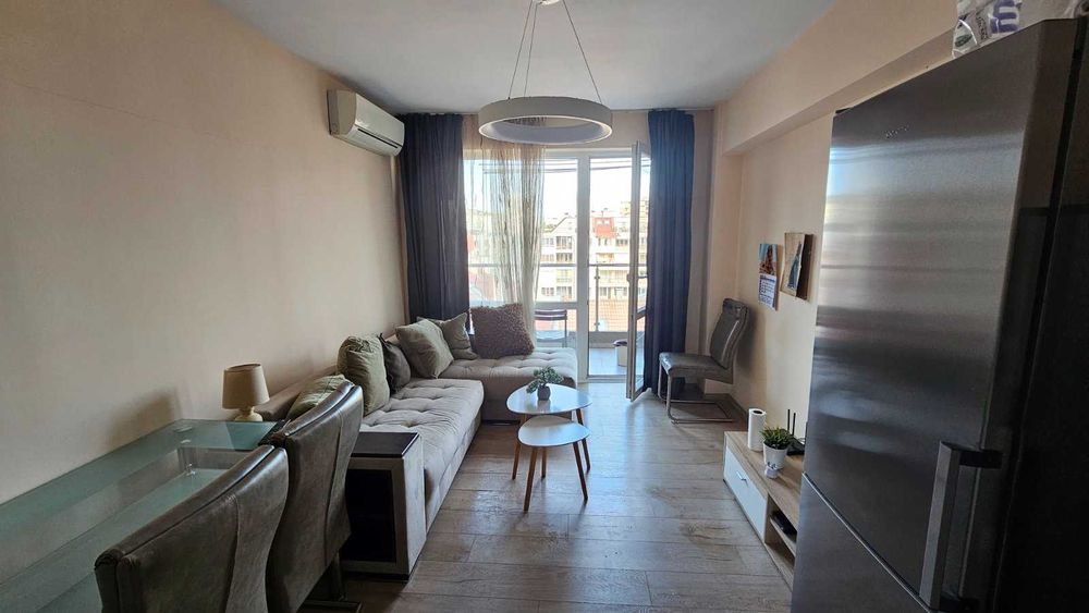 Отдавам двустаен