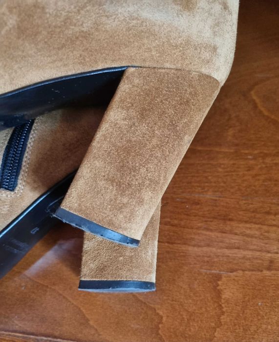 Ghete piele intoarsa, mar. 37-38, impecabile