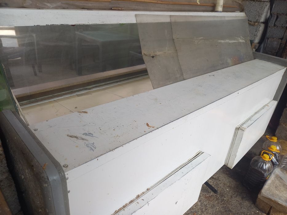 Витрина холодильник , морозильник