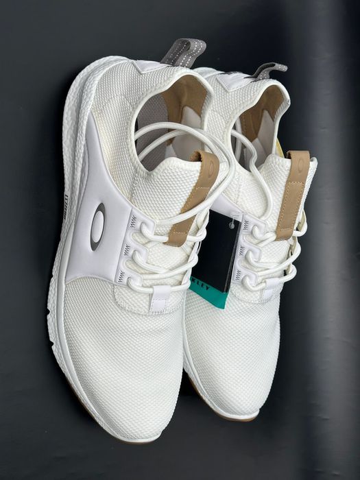 Повседневные кроссовки OAKLEY