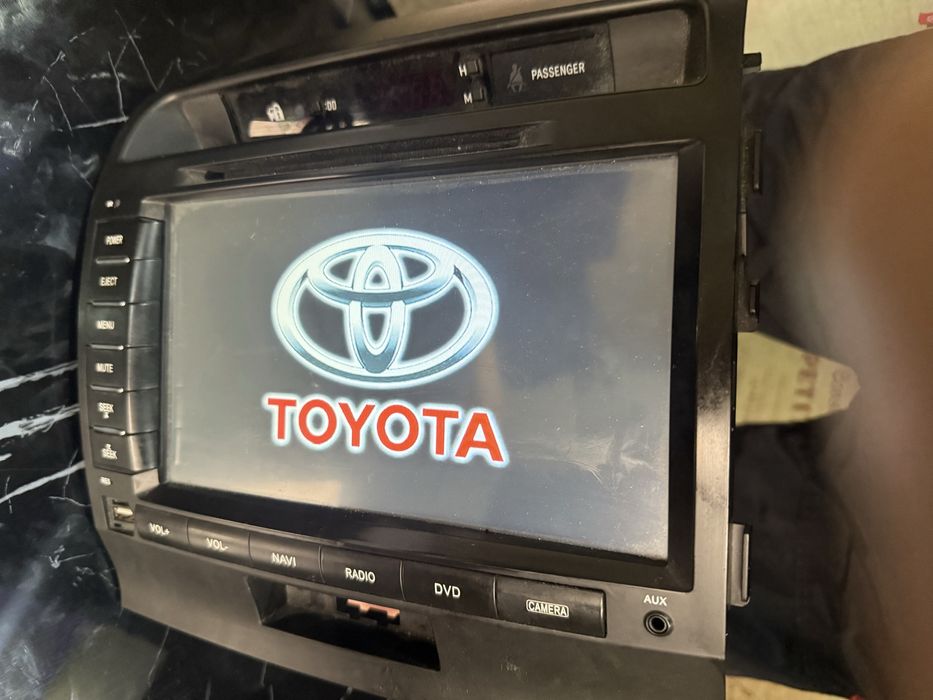 * TOYOTA Land Cruiser 200 штатная магнитола с большим экраном