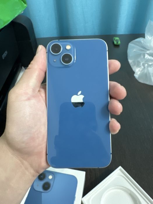 Продам Айфон 13 256 гиг