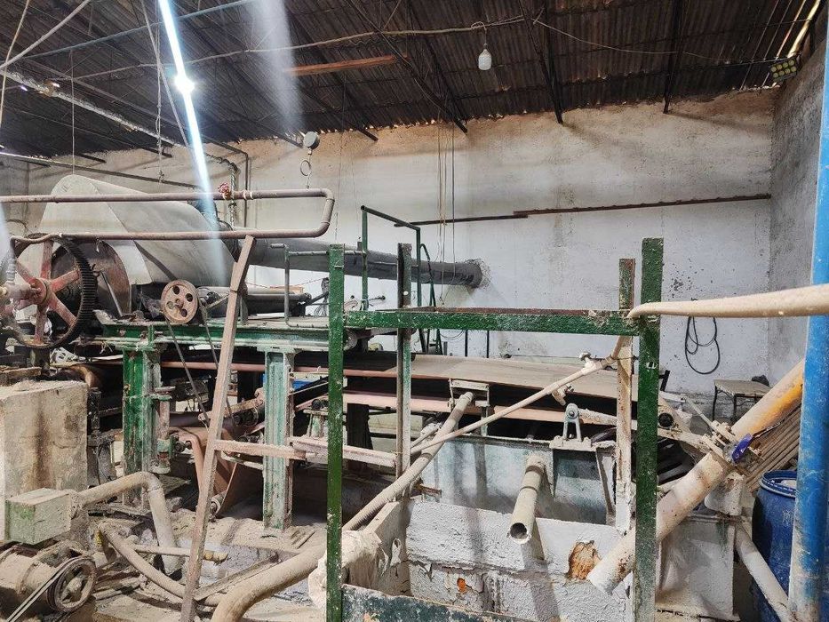 Продаётся бумагоделательная машина (модель 747) в рабочем состоянии.