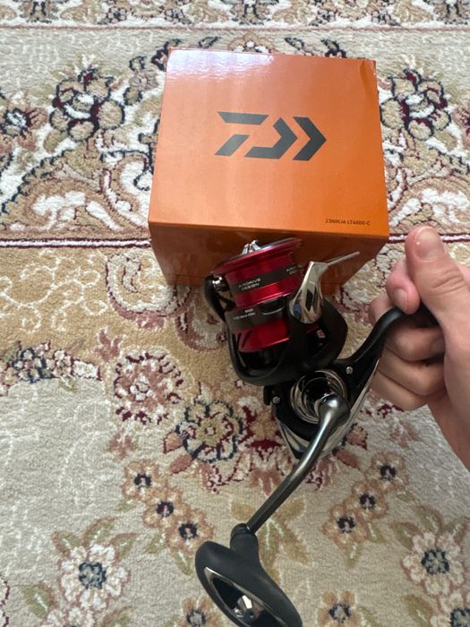 Продам рыболовную катушку daiwa ninja 4000C 23 года