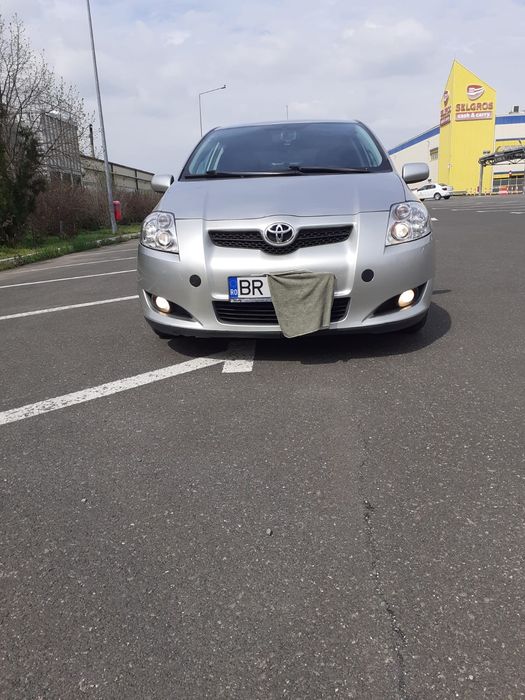 Toyota auris vând