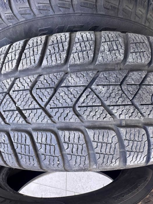 Pirelli Sottozero 3 215/60 R18 102T XL RFT MOE ELECT – DOT 2024