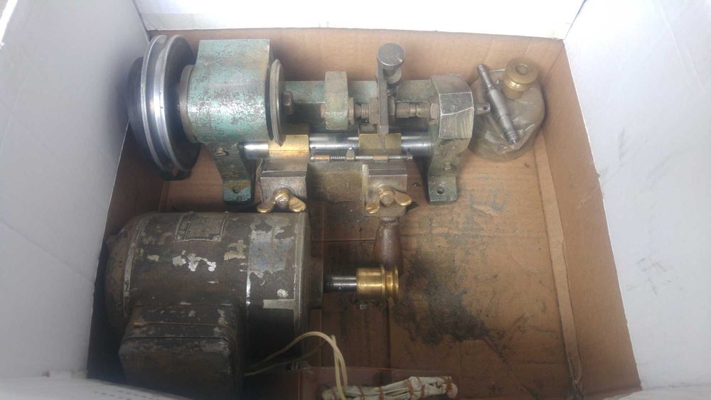 Машина за копиране на ключове, фрези и шмиргел