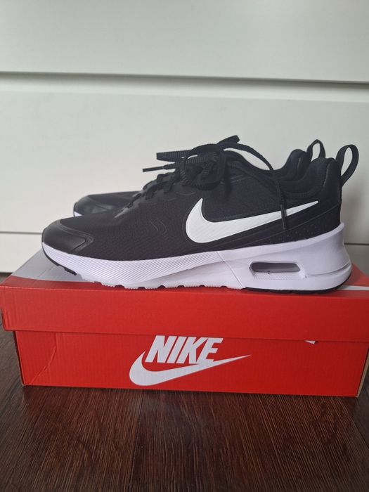 Маратонки Nike Air max nuaxis