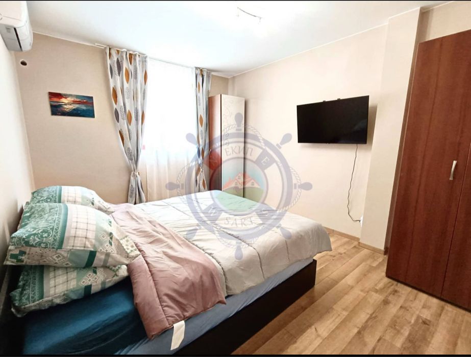 Просторен апартамент 115кв в К.К. Чайка