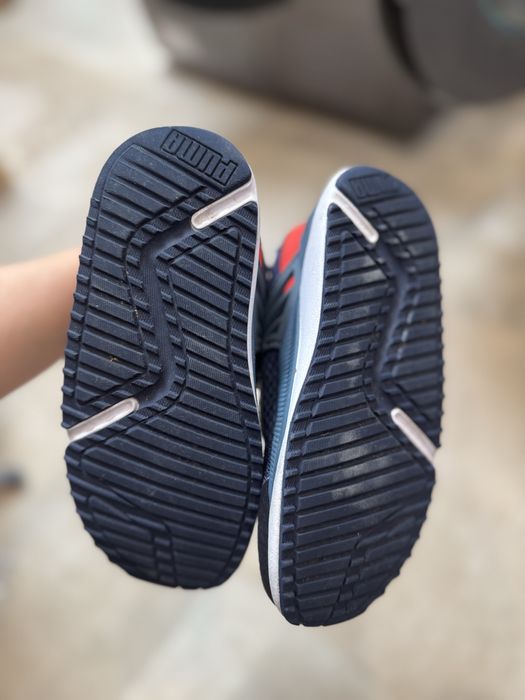 Adidasi Puma marime 27