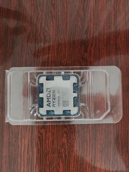 Продам процессор Ryzen 8400f