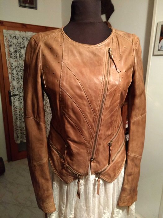 ЕСТЕСТВЕНА КОЖА -агнешка напа, цвят капучино, дамско кожено яке