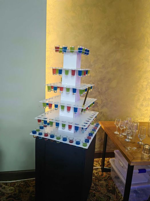 FUM GREU. Cocktail Bar. Tort de shot-uri. Oglinda magica etc