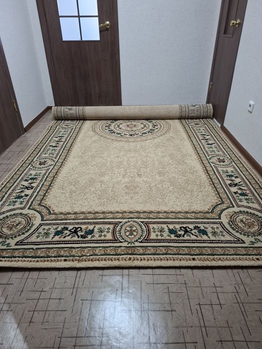Продам ковер  в хорошем состояние