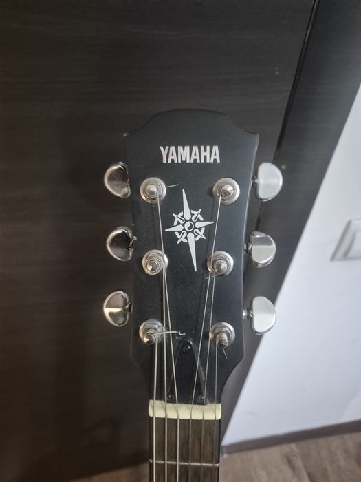 Гитара акустическая