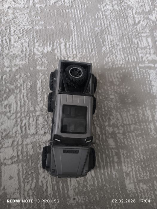 Продам модельку машины гелик 6х6