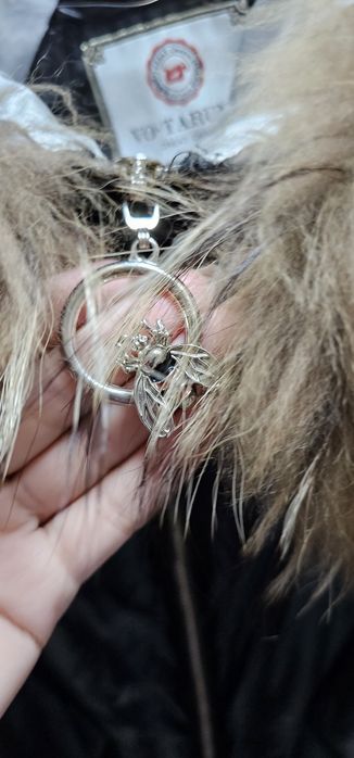 Продам куртку женскую