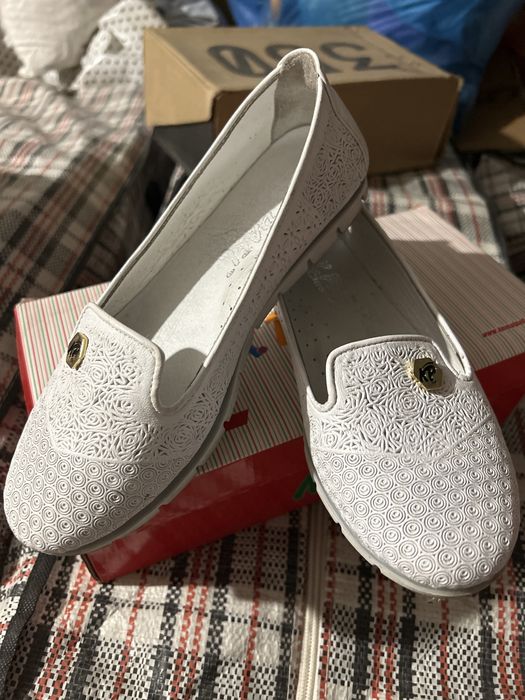 Туфли белые