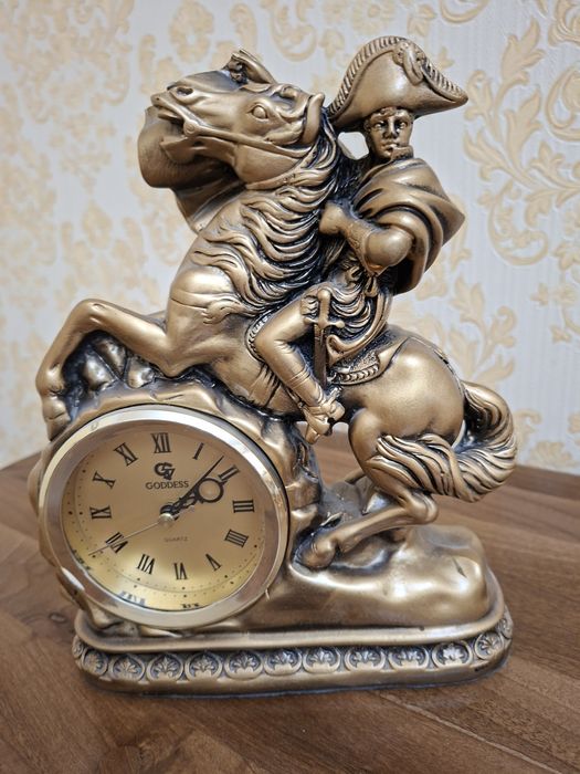 Часы старинные.Для интерьера.