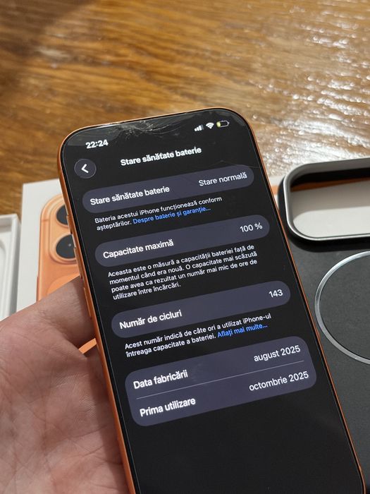 Iphone 17 pro Orange Cosmic