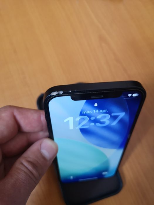 Vând iPhone 12 in stare foarte bună de funcționare