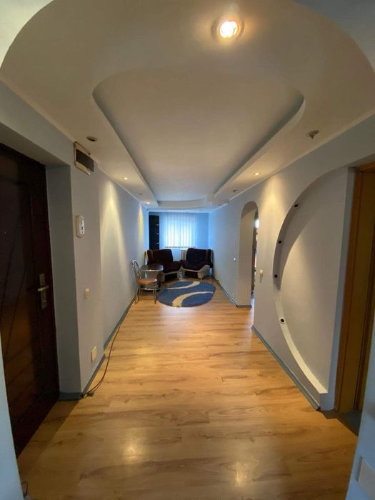 De inchiriat aprtament 3 camere