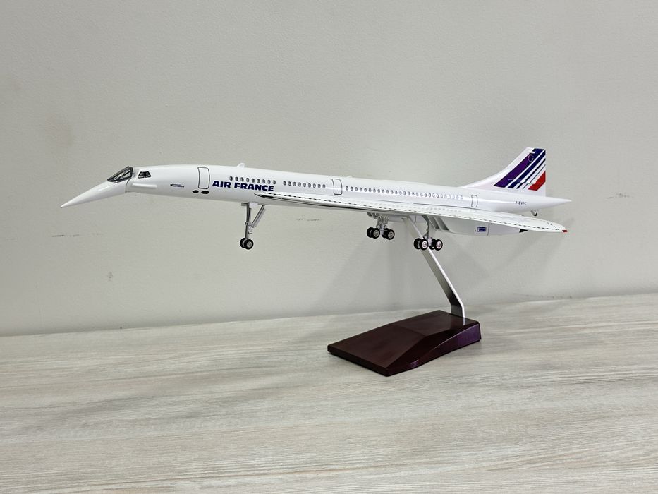 Самолет модель CONCORDE с подсветкой (отличный подарок)