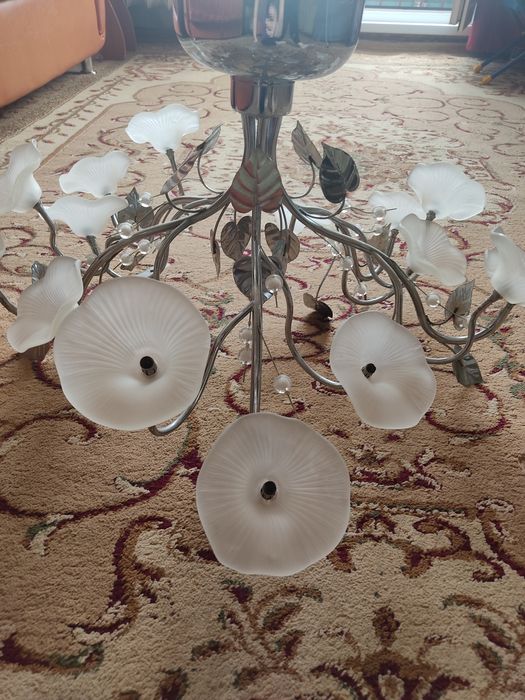 Продам люстру 12 тысячи