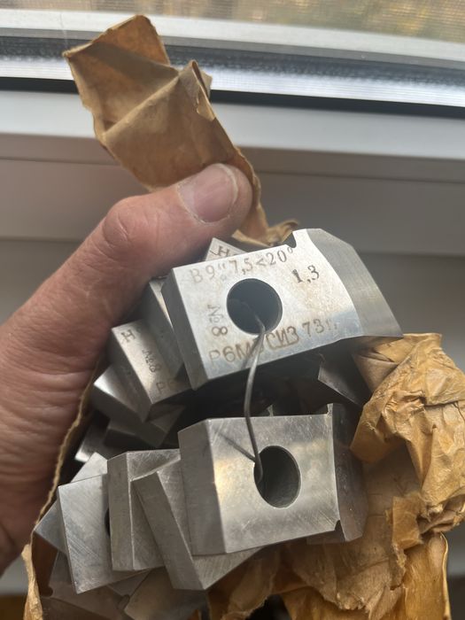 Инструменты детали для станков.