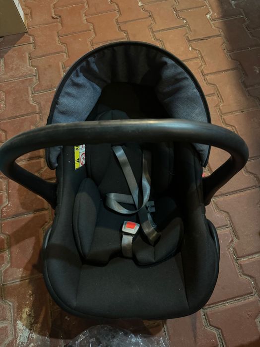 Carucior bebe cu scoica