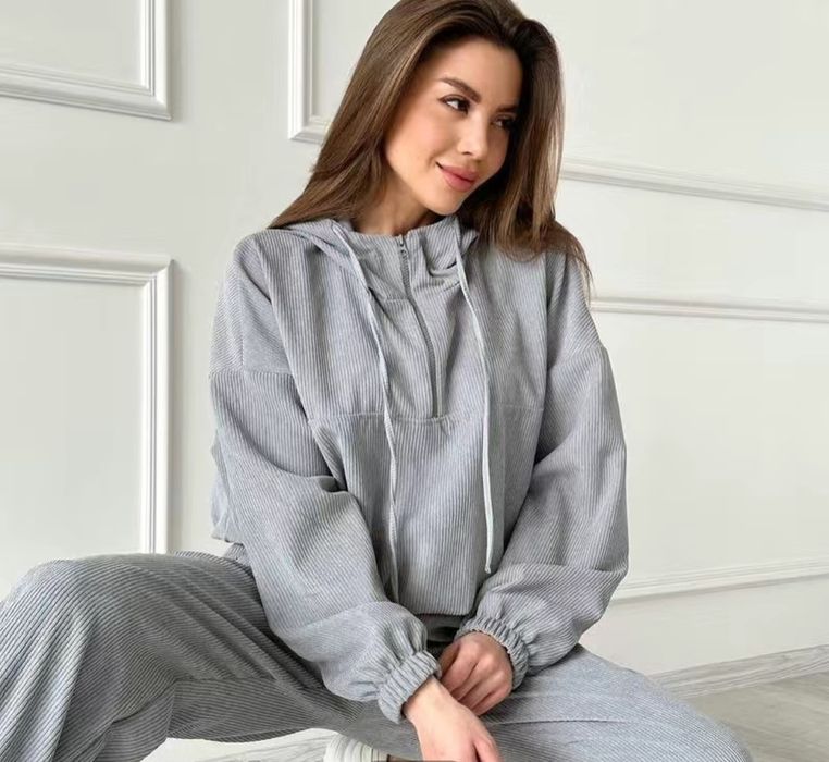 Костюм новый, 44-46 размер