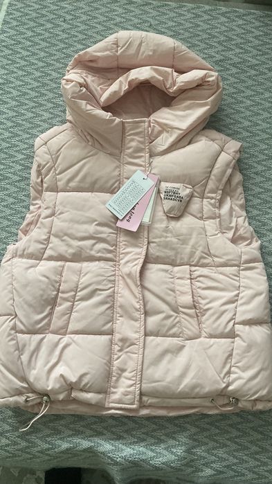 Продам безрукавку для девочек