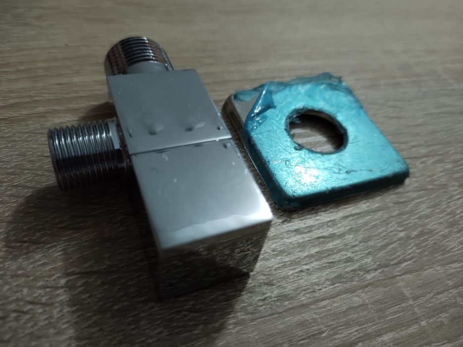 Robinet coltar 1/2-3/8 Kruger Design, nou, calitate. Preț - 35 lei.