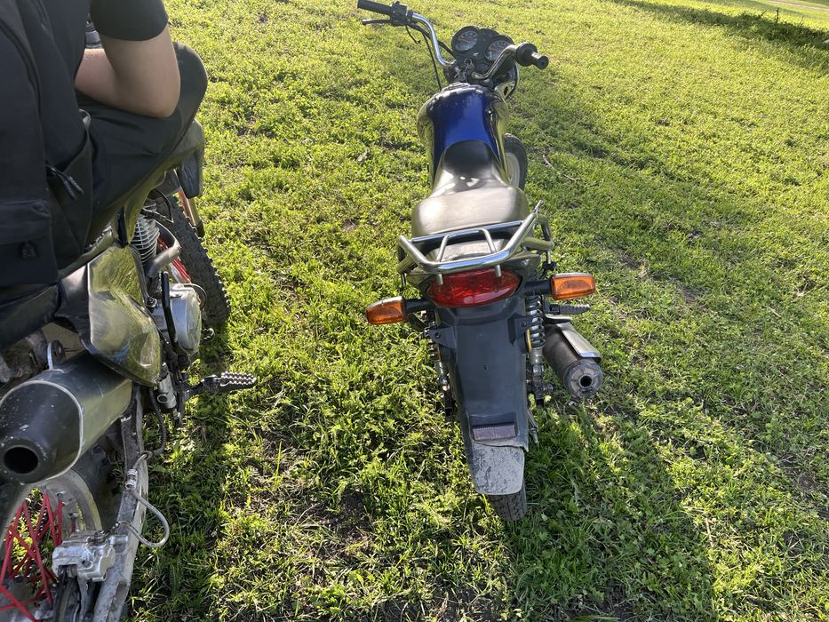 Honda CBi 125.