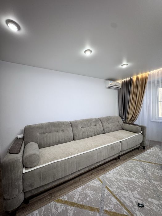 Продам диван в отличном состояний