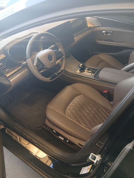 BYD HAN EV sotiladi.