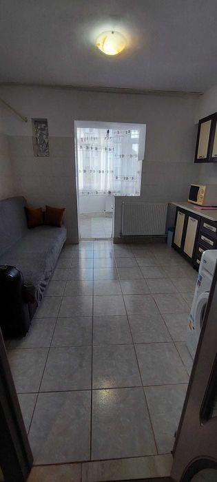 Garsonieră de închiriat .