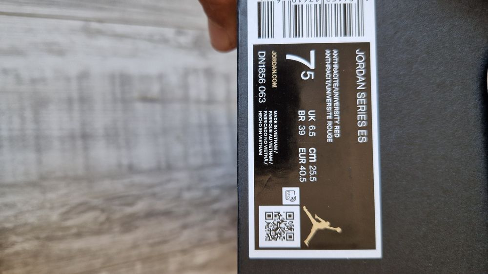 Спортни обувки Nike Jordan - 40,5 номер