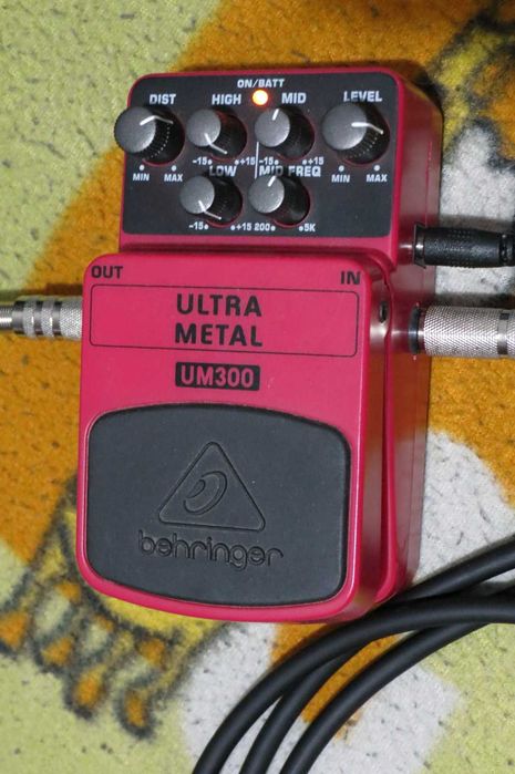 Pedala efect chitara Behringer UM300