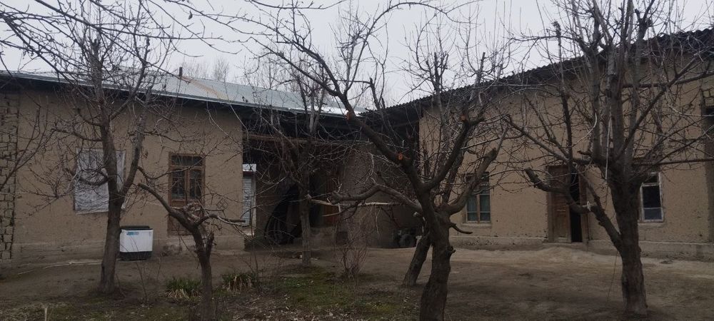 Уй ховли арзон нархда сотилади.